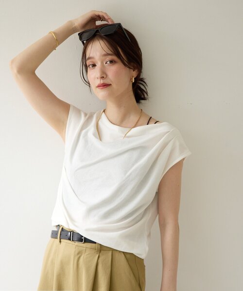 DISCOAT(ディスコート)の「【Noka】シャイニーリブドレープTシャツ(Tシャツ/カットソー・レディース・グレー/オフホワイト/ブラック・FREE)」の2枚目の写真