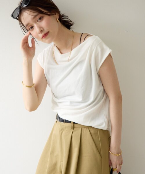 DISCOAT(ディスコート)の「【Noka】シャイニーリブドレープTシャツ(Tシャツ/カットソー・レディース・グレー/オフホワイト/ブラック・FREE)」の4枚目の写真