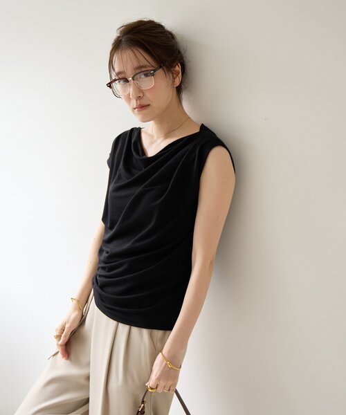 DISCOAT(ディスコート)の「【Noka】シャイニーリブドレープTシャツ(Tシャツ/カットソー・レディース・グレー/オフホワイト/ブラック・FREE)」の12枚目の写真