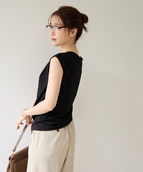 DISCOAT(ディスコート)の「【Noka】シャイニーリブドレープTシャツ(Tシャツ/カットソー・レディース・グレー/オフホワイト/ブラック・FREE)」の13枚目の写真
