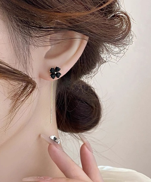 blackdia ocean（ブラックダイヤオーシャン）の「blackdia ocean シック フラワー ピアス（ピアス（両耳用）・レディース・ブラック×ゴールド・FREE）」の3枚目の写真