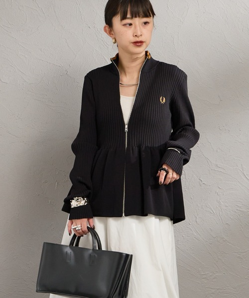FRED PERRY（フレッドペリー）の「[FRED PERRY/フレッドペリー] ジップスルー ペプラムニットカーディガン（カーディガン/ボレロ・レディース・ブラック・10）」の6枚目の写真