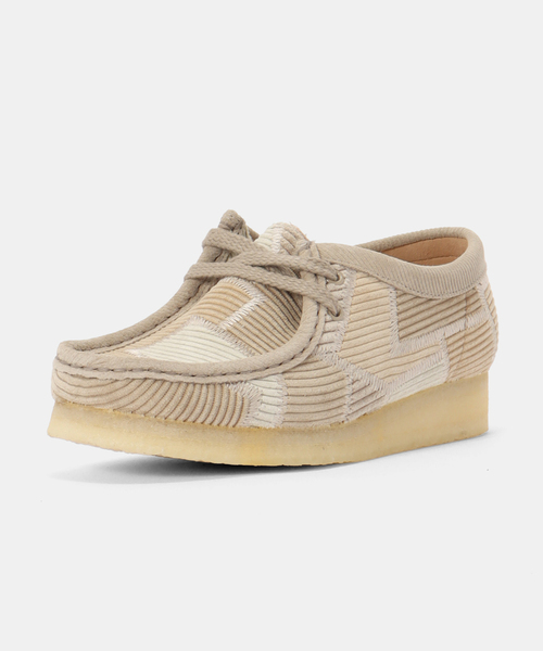 Clarks(クラークス)の「Clarks Wallabee Aleali May 26185905(モカシン/デッキシューズ・レディース・ベージュ・55/50/45/40)」の2枚目の写真