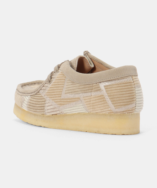 Clarks(クラークス)の「Clarks Wallabee Aleali May 26185905(モカシン/デッキシューズ・レディース・ベージュ・55/50/45/40)」の3枚目の写真