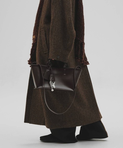TODAYFUL（トゥデイフル）の「【TODAYFUL/トゥデイフル】Useful Leather Bag (M)/レザーバッグ（ショルダーバッグ・レディース・ダークブラウン/ブラック・FREE）」の5枚目の写真