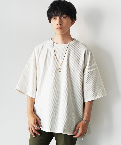MinoriTY(マイノリティ)の「【MinoriTY】ワッフルビッグドルマンスリットトレーナー(6分袖) メンズ 夏服 ユニセックス(Tシャツ/カットソー・メンズ・ブラック/グレー/アイボリー/ホワイト系その他/グレー系その他/ブラック系その他・S/L/M)」の10枚目の写真