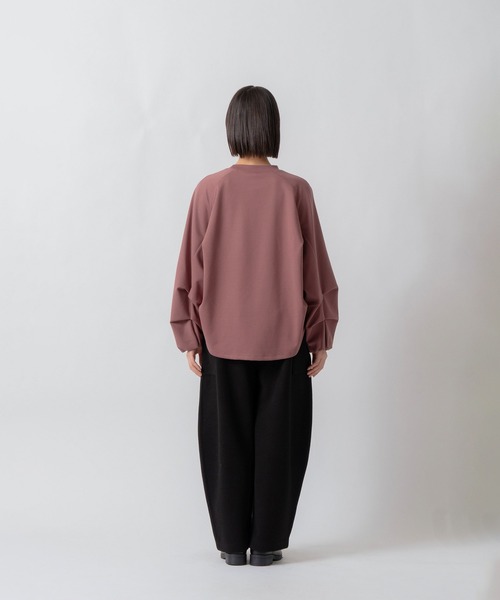 Kelen(ケレン)の「「KELEN / ケレン」ラグランスリーブタックデザイン ポンチトップス(Tシャツ/カットソー・レディース・アイボリー/ダークパープル/ブラック/チャコールグレー・S/M)」の19枚目の写真