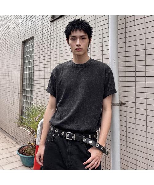 ANOLORCODE（アノローコード）の「ストーンウォッシュ半袖Tシャツ (3色)（Tシャツ/カットソー・レディース・チャコールグレー/ブラウン/ブラック・MEDIUM/LARGE）」の2枚目の写真