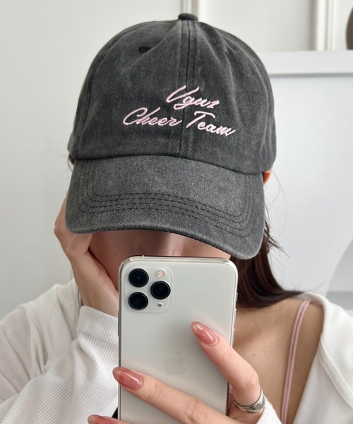 wears(ウェアーズ)の「【ヴィンテージ加工・刺繍ロゴ】ウォッシュドベースボールキャップ ローキャップ(キャップ・レディース・ブルー/レッド/ブラック/ブラウン・FREE)」の1枚目の写真