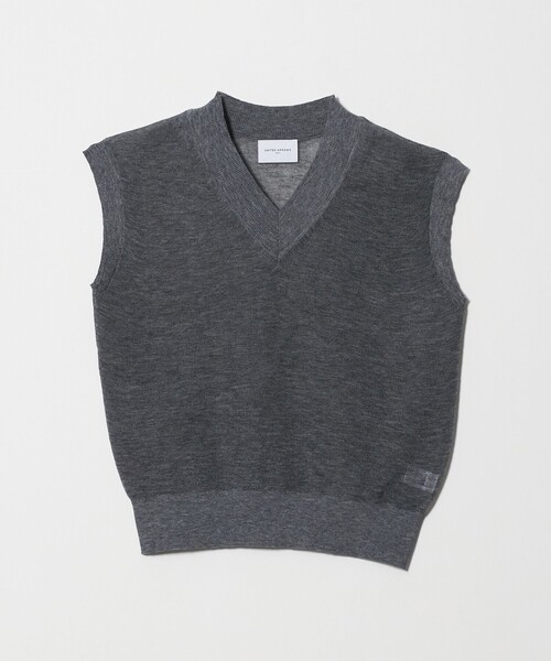 UNITED ARROWS（ユナイテッドアローズ）の「ミニ Vネック フレンチスリーブ ニット ‐ウォッシャブル‐（ベスト・レディース・グレー系/ライトピンク/ブラウン系・FREE）」の15枚目の写真