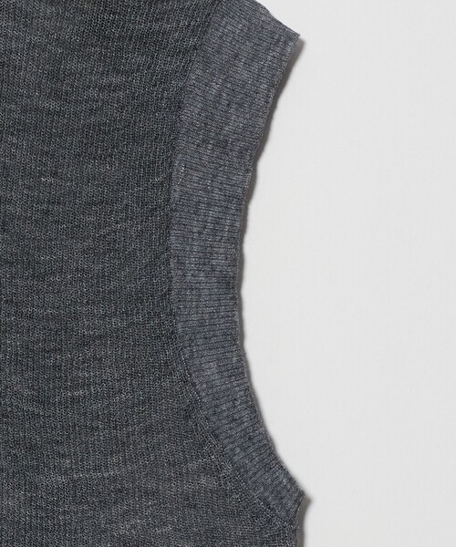 UNITED ARROWS（ユナイテッドアローズ）の「ミニ Vネック フレンチスリーブ ニット ‐ウォッシャブル‐（ベスト・レディース・グレー系/ライトピンク/ブラウン系・FREE）」の18枚目の写真