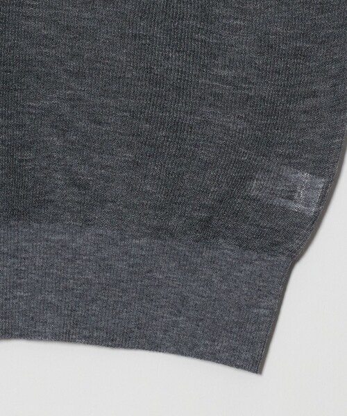 UNITED ARROWS（ユナイテッドアローズ）の「ミニ Vネック フレンチスリーブ ニット ‐ウォッシャブル‐（ベスト・レディース・グレー系/ライトピンク/ブラウン系・FREE）」の19枚目の写真