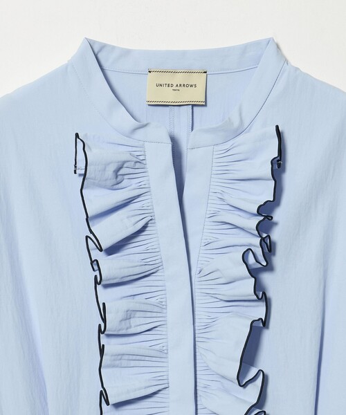 UNITED ARROWS(ユナイテッドアローズ)の「メロー フリル スキッパー ワンピース ‐防シワ 吸水速乾 UVカット 遮熱性 接触冷感‐(ワンピース・レディース・ネイビー/ライトブルー・36/38)」の4枚目の写真