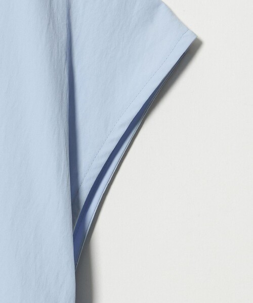 UNITED ARROWS(ユナイテッドアローズ)の「メロー フリル スキッパー ワンピース ‐防シワ 吸水速乾 UVカット 遮熱性 接触冷感‐(ワンピース・レディース・ネイビー/ライトブルー・36/38)」の5枚目の写真