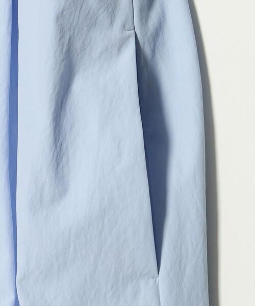 UNITED ARROWS(ユナイテッドアローズ)の「メロー フリル スキッパー ワンピース ‐防シワ 吸水速乾 UVカット 遮熱性 接触冷感‐(ワンピース・レディース・ネイビー/ライトブルー・36/38)」の8枚目の写真