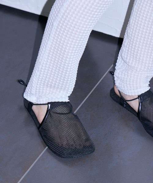 am(エーエム)の「AM Flexible Slippers PCB 004:サンダル(サンダル・レディース・ブラック・SMALL/MEDIUM)」の7枚目の写真