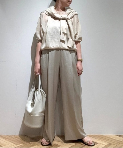 HELIOPOLE(エリオポール)の「SILKY TWILL TUCK STRAIGHT PANTS / シルキー ツイル タック ストレート パンツ(その他パンツ・レディース・ベージュ/ブルー・36/38)」の15枚目の写真