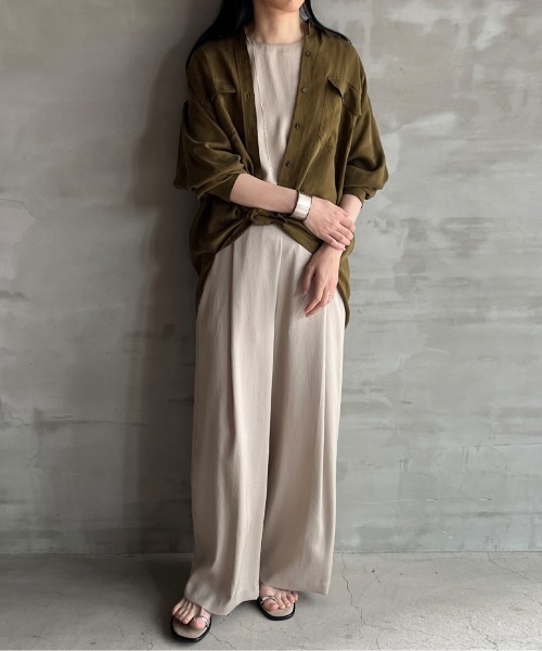 HELIOPOLE(エリオポール)の「SILKY TWILL TUCK STRAIGHT PANTS / シルキー ツイル タック ストレート パンツ(その他パンツ・レディース・ベージュ/ブルー・36/38)」の14枚目の写真