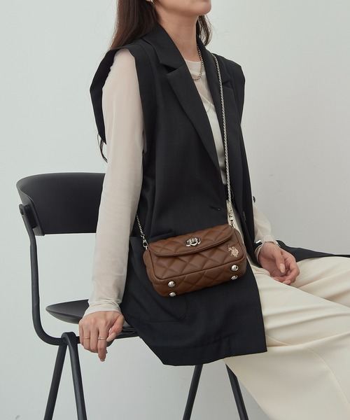 U.S. POLO ASSN.（ユーエスポロアッスン）の「【U.S. POLO ASSN.】キルティングミニショルダーバッグ USPA-2722（ショルダーバッグ・レディース・ゴールド/アイボリー/レッド/ブラウン/ホワイト/ブラック/シルバー/ピンク・FREE）」の4枚目の写真