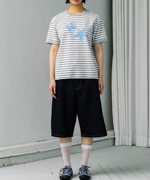 SHERU（シェル）の「マルチボーダー スタープリント Tシャツ　星柄（Tシャツ/カットソー・レディース・ブラック/グレー・M）」の6枚目の写真