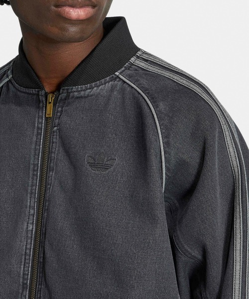 adidas(アディダス)の「adidas/アディダス SST DENIM TRACK TOP スリーストライプ トレフォイル トラックトップ デニムジャケット メンズ ストリート スポーティ 2026年秋冬 秋服 冬服(デニムジャケット・メンズ・ブラック・S/M/L/XL)」の3枚目の写真