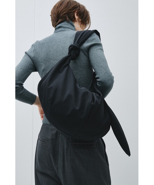 un/neu(アンノイ)の「ムーンナイロン2WAYショルダーバッグ / 撥水機能付き / A4サイズ・14inchPC収納可能(ショルダーバッグ・レディース・アイボリー/ブラック/レッド・FREE)」の20枚目の写真