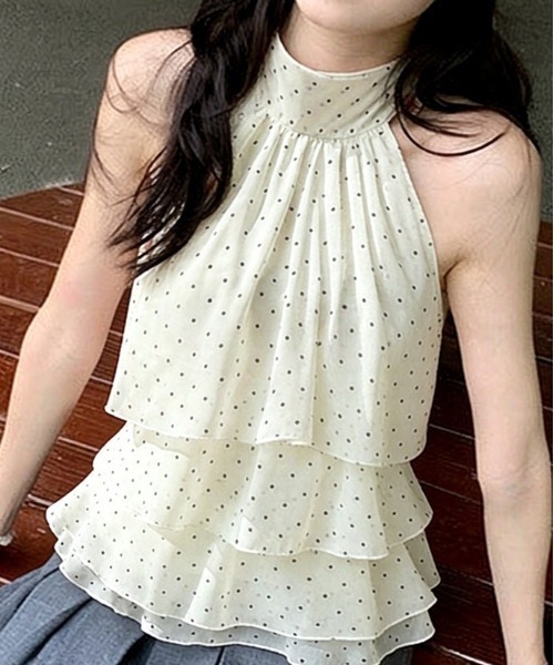 FREE STYLISTS(フリー スタイリスト)の「ドット柄 ホルターネック ペプラム トップス(シャツ/ブラウス・レディース・オフホワイト/ピンク/ホワイト・L/M)」の1枚目の写真