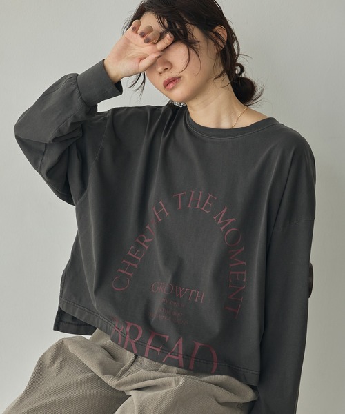 hunch(ハンチ)の「ピグメント染め ロゴロンT(Tシャツ/カットソー・レディース・パープル/ベージュ/チャコール/グレー・FREE)」の3枚目の写真