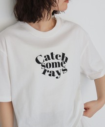 HER CLOSET（ハークローゼット）の「【HER CLOSET】ロゴグラフィックＴシャツ　LOGO GRAPHIC TEE（Tシャツ/カットソー）」