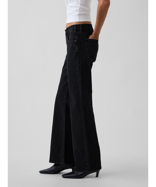 GAP(ギャップ)の「ミッドライズ リラックスフィット フレアデニム(デニムパンツ・レディース・ブラック・25/26/27/28/29/23/30/24)」の7枚目の写真