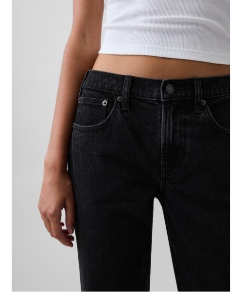 GAP(ギャップ)の「ミッドライズ リラックスフィット フレアデニム(デニムパンツ・レディース・ブラック・25/26/27/28/29/23/30/24)」の3枚目の写真