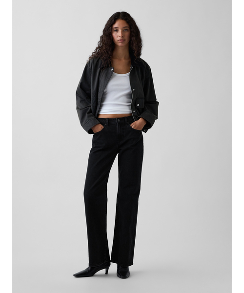 GAP(ギャップ)の「ミッドライズ リラックスフィット フレアデニム(デニムパンツ・レディース・ブラック・25/26/27/28/29/23/30/24)」の2枚目の写真
