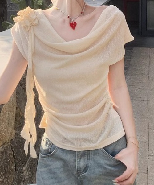 FLINEA(フリネア)の「オフショルダーフラワーTシャツ(Tシャツ/カットソー・レディース・グレー/ベージュ・FREE)」の18枚目の写真