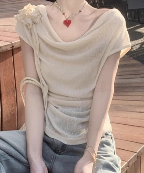 FLINEA(フリネア)の「オフショルダーフラワーTシャツ(Tシャツ/カットソー・レディース・グレー/ベージュ・FREE)」の19枚目の写真