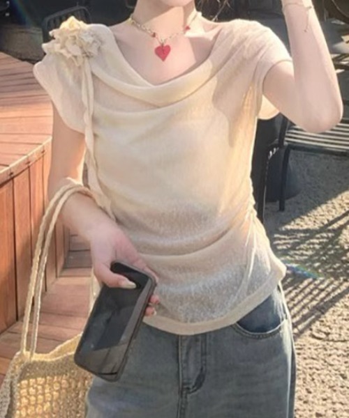 FLINEA(フリネア)の「オフショルダーフラワーTシャツ(Tシャツ/カットソー・レディース・グレー/ベージュ・FREE)」の22枚目の写真