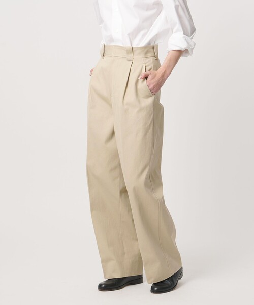 LOEFF（ロエフ）の「＜LOEFF＞チノ タックパンツ（チノパンツ・レディース・ベージュ・1/0）」の2枚目の写真