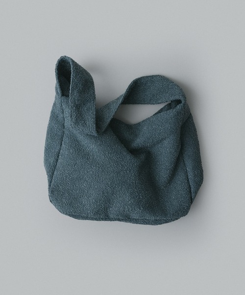 remer(リメール)の「remer 26秋冬新作 - loose boucle shoulder bag / ブークレショルダーバッグ(ショルダーバッグ・メンズ・ブルー/ベージュ/ブラック/チャコールグレー・FREE)」の4枚目の写真