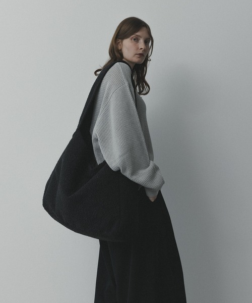 remer(リメール)の「remer 26秋冬新作 - loose boucle shoulder bag / ブークレショルダーバッグ(ショルダーバッグ・メンズ・ブルー/ベージュ/ブラック/チャコールグレー・FREE)」の6枚目の写真