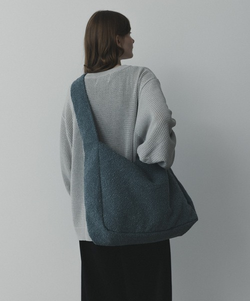 remer(リメール)の「remer 26秋冬新作 - loose boucle shoulder bag / ブークレショルダーバッグ(ショルダーバッグ・メンズ・ブルー/ベージュ/ブラック/チャコールグレー・FREE)」の7枚目の写真