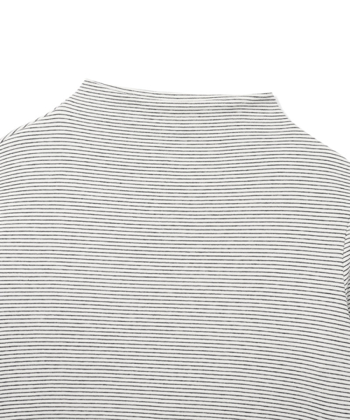 LIFE WORK（ライフワーク）の「レディース) モックネックレイヤード長袖Tシャツ（Tシャツ/カットソー・レディース・ホワイト/ライトグレー/ブラック/ブラック×ホワイト・SMALL/MEDIUM）」の6枚目の写真