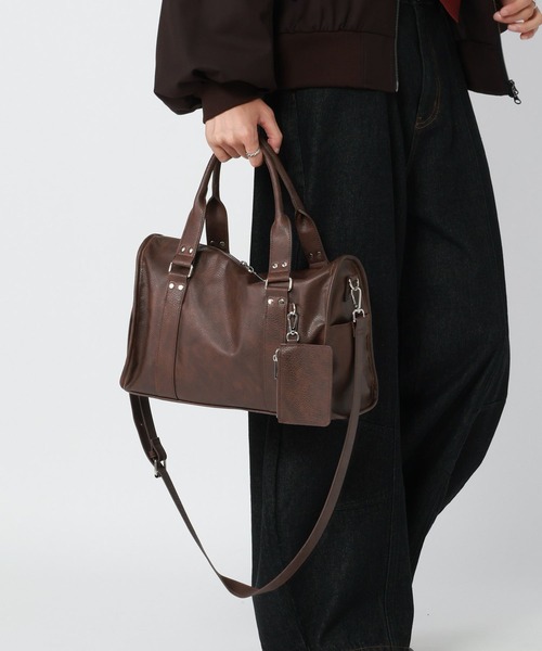 RAGEBLUE(レイジブルー)の「2WAY STUDS BOSTON SHOULDER BAG/スタッズボストンショルダーバッグ(ボストンバッグ・メンズ・ブラック/ブラウン・FREE)」の1枚目の写真