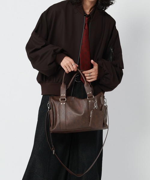 RAGEBLUE(レイジブルー)の「2WAY STUDS BOSTON SHOULDER BAG/スタッズボストンショルダーバッグ(ボストンバッグ・メンズ・ブラック/ブラウン・FREE)」の15枚目の写真