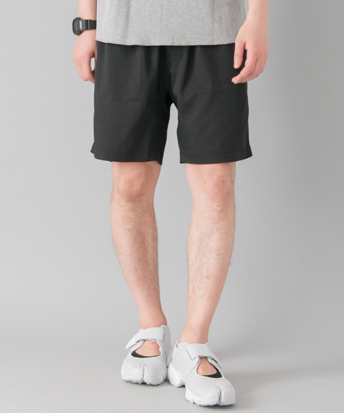 URBAN RESEARCH（アーバンリサーチ）の「UR ストレッチアクティブショーツ（その他パンツ・メンズ・ベージュ/ネイビー/ブラウン/ブラック・MEDIUM/LARGE）」の2枚目の写真