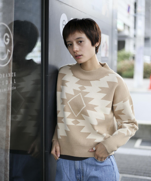 Denime（ドゥニーム）の「ネイティブ柄ジャガードニット（ニット/セーター・レディース・ベージュ/グレー・FREE）」の10枚目の写真