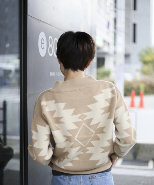 Denime（ドゥニーム）の「ネイティブ柄ジャガードニット（ニット/セーター・レディース・ベージュ/グレー・FREE）」の12枚目の写真