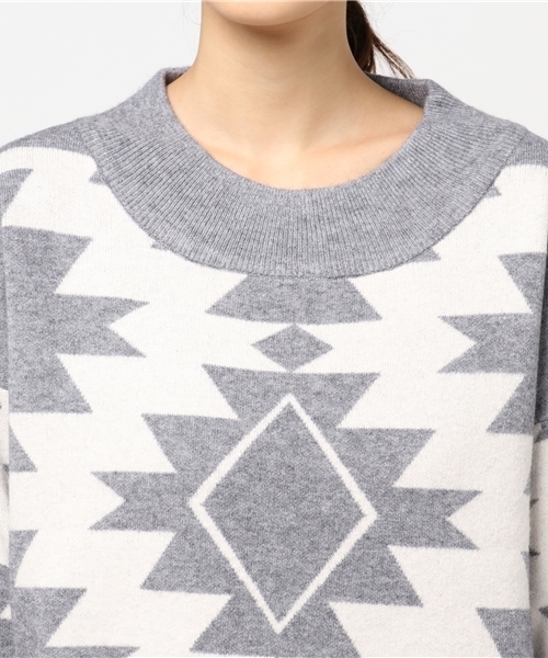Denime（ドゥニーム）の「ネイティブ柄ジャガードニット（ニット/セーター・レディース・ベージュ/グレー・FREE）」の4枚目の写真