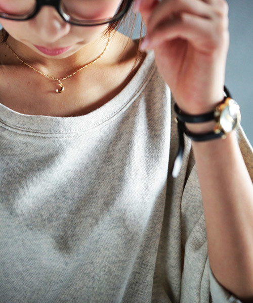 antiqua（アンティカ）の「変形ドルマントップス（スウェット・レディース・ブラック/グレイッシュベージュ・M）」の5枚目の写真