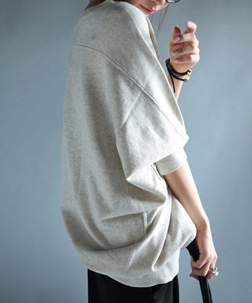 antiqua（アンティカ）の「変形ドルマントップス（スウェット・レディース・ブラック/グレイッシュベージュ・M）」の6枚目の写真