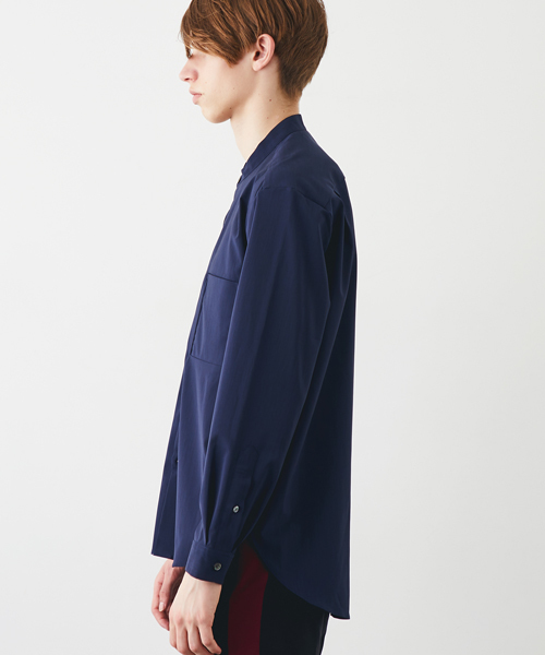 STUDIOUS（ステュディオス）の「リネコ2WAYバンドカラーシャツ（シャツ/ブラウス・メンズ・ネイビー/オレンジ・1/2）」の6枚目の写真