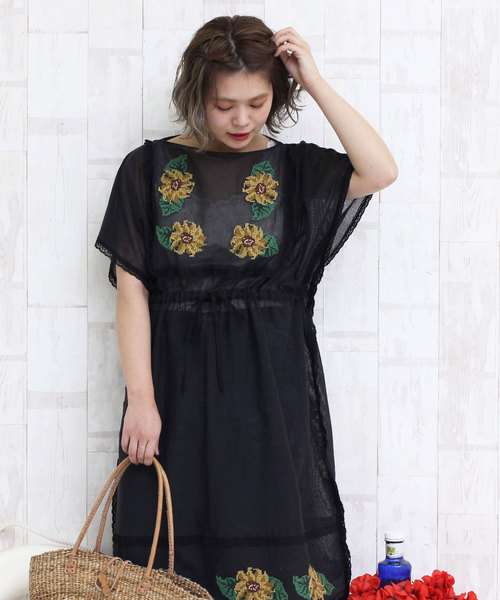 Child Woman チャイルドウーマン の コットンメッシュ クロスステッチ スクエアワンピース ワンピース Wear